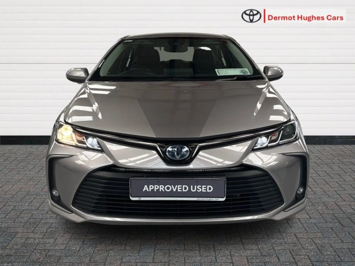 Toyota Corolla HYB LUNA SALOON - Image 5