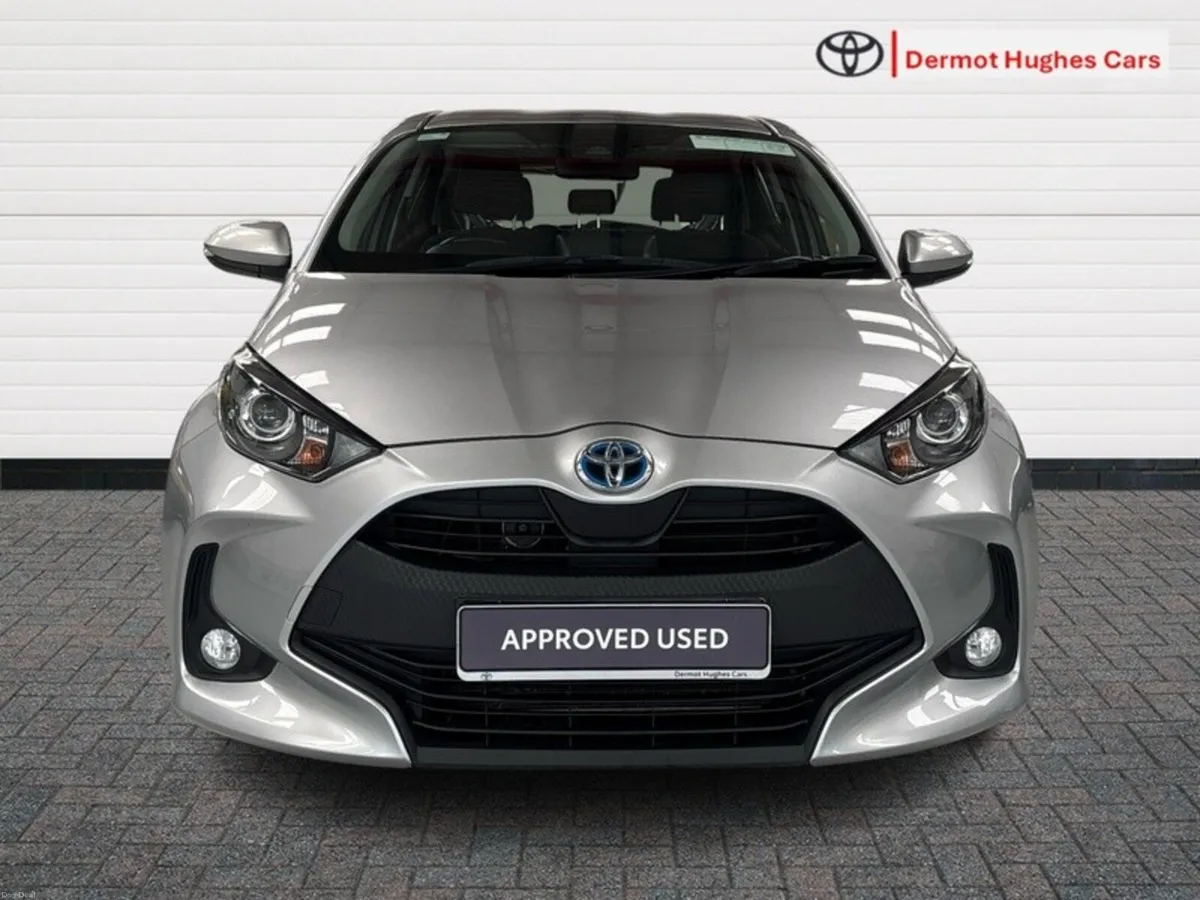 Toyota Yaris HYBRID LUNA AUTO - Image 5