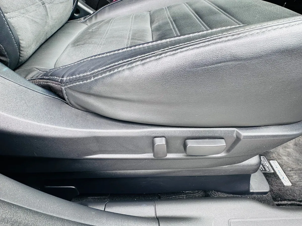 Mitsubishi Outlander 2018 Plug In Hybrid - Image 5