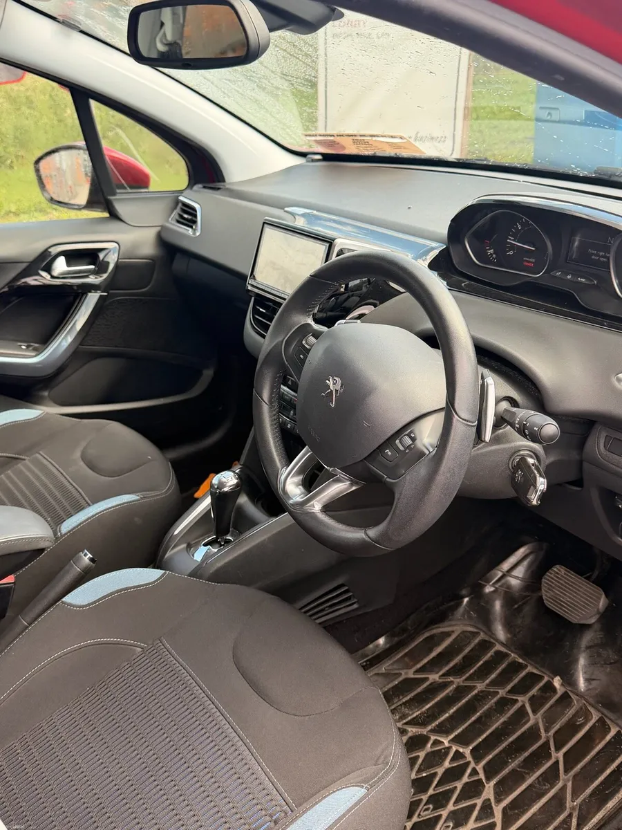 Car - Image 3