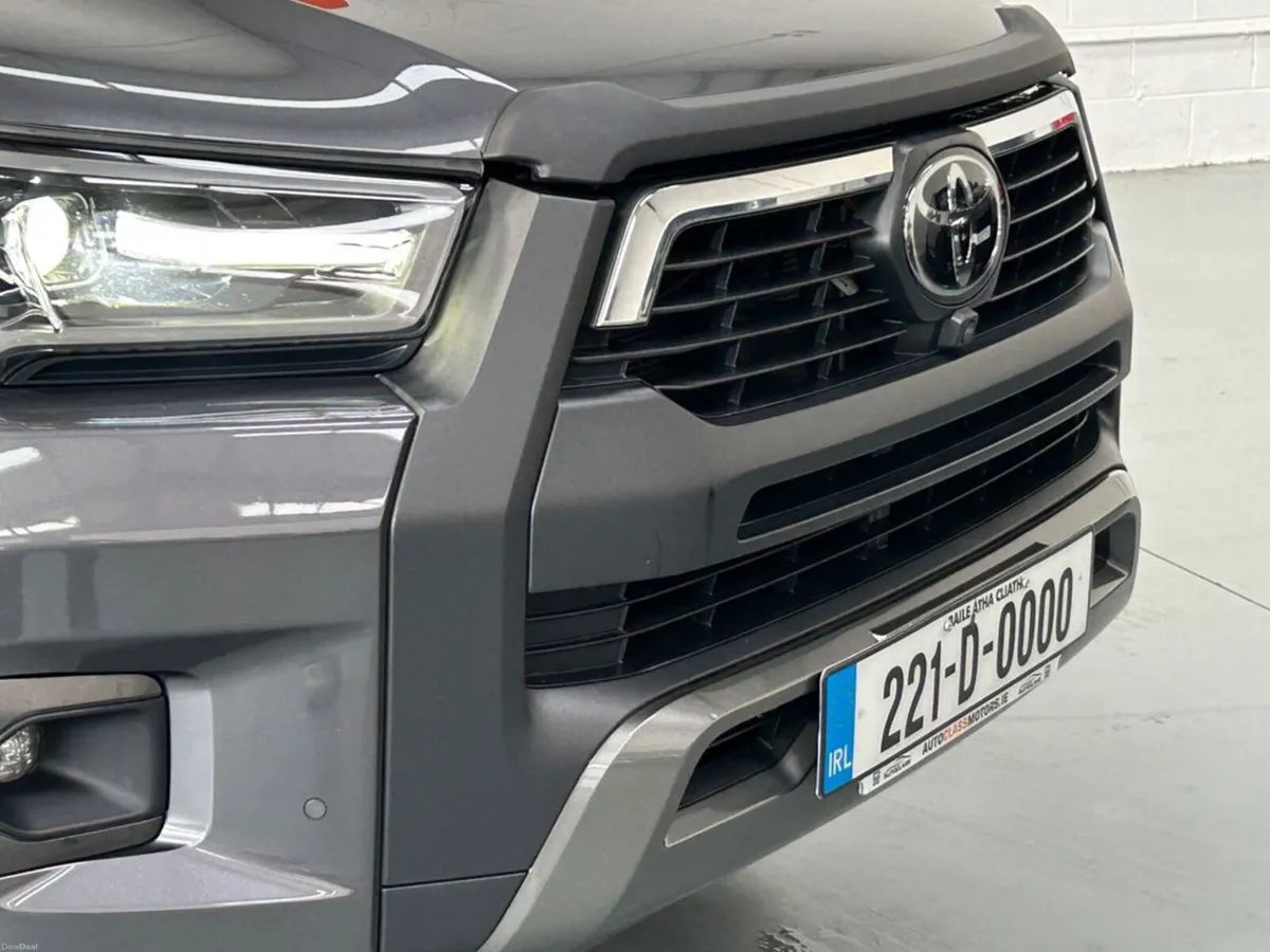 Toyota Hilux INVINCIBLE X 4WD D-4D DCB #62 - Image 5