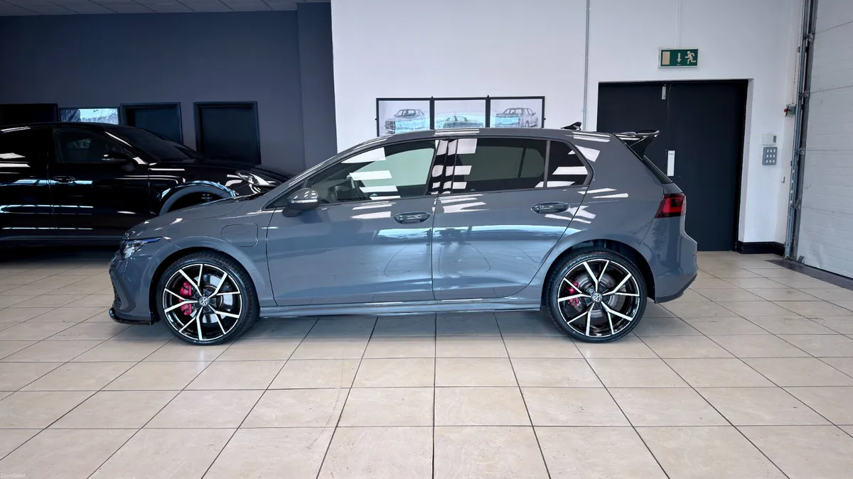 Volkswagen Golf GTE - Image 5