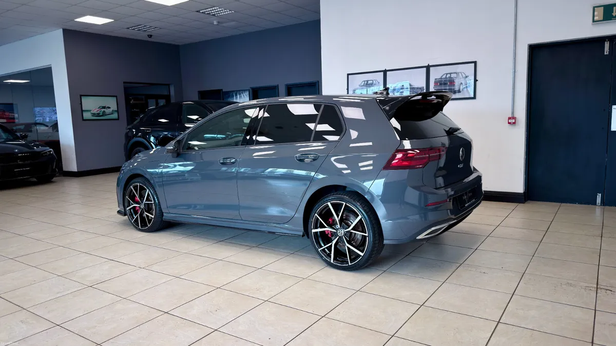 Volkswagen Golf GTE - Image 4