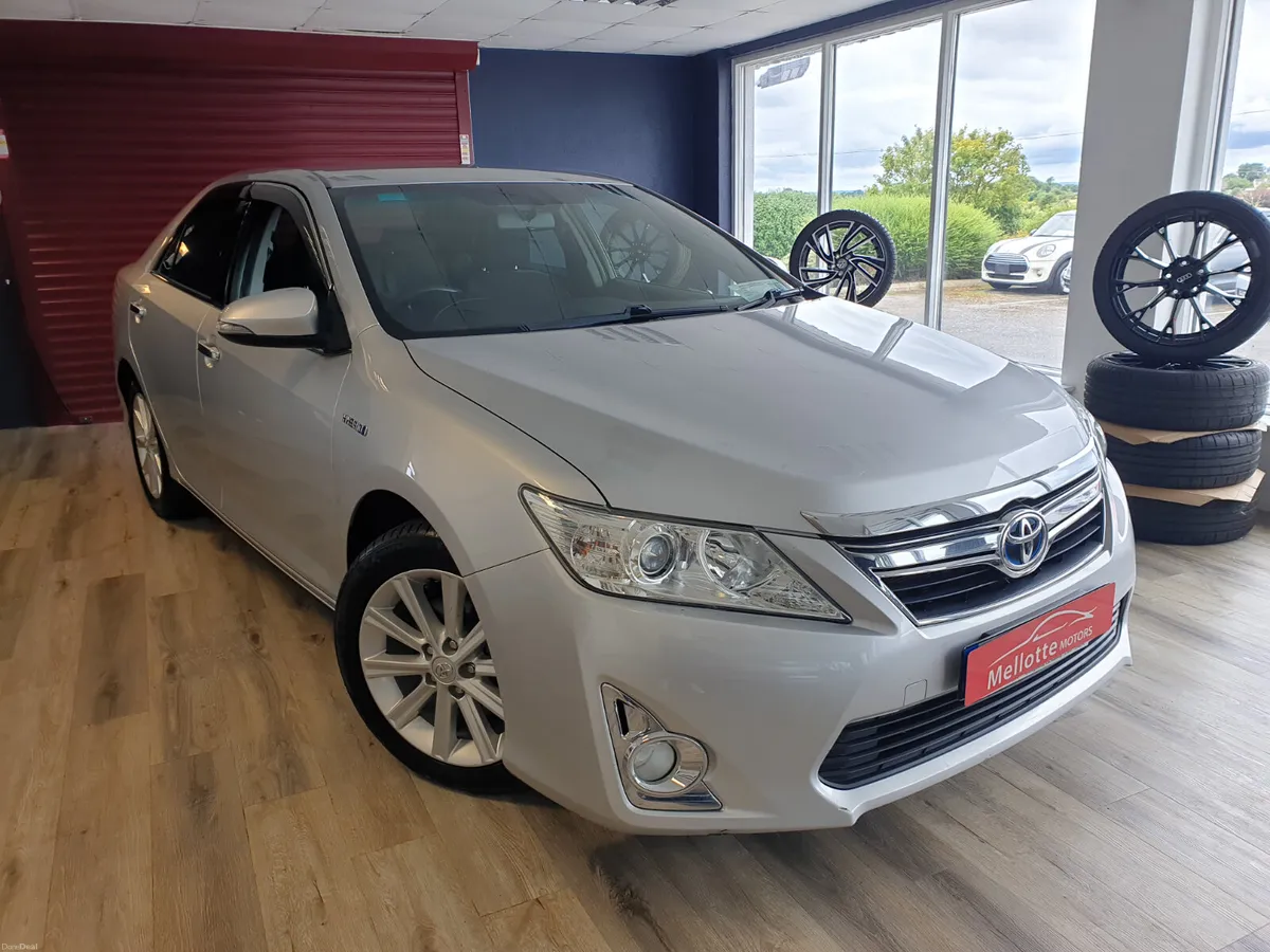 Toyota Camry 2.5 HYBRID AUTO - Image 1