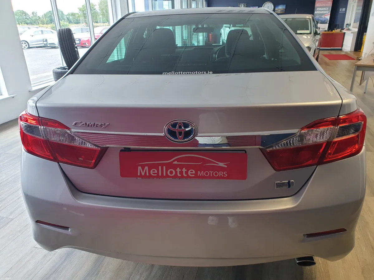 Toyota Camry 2.5 HYBRID AUTO - Image 5