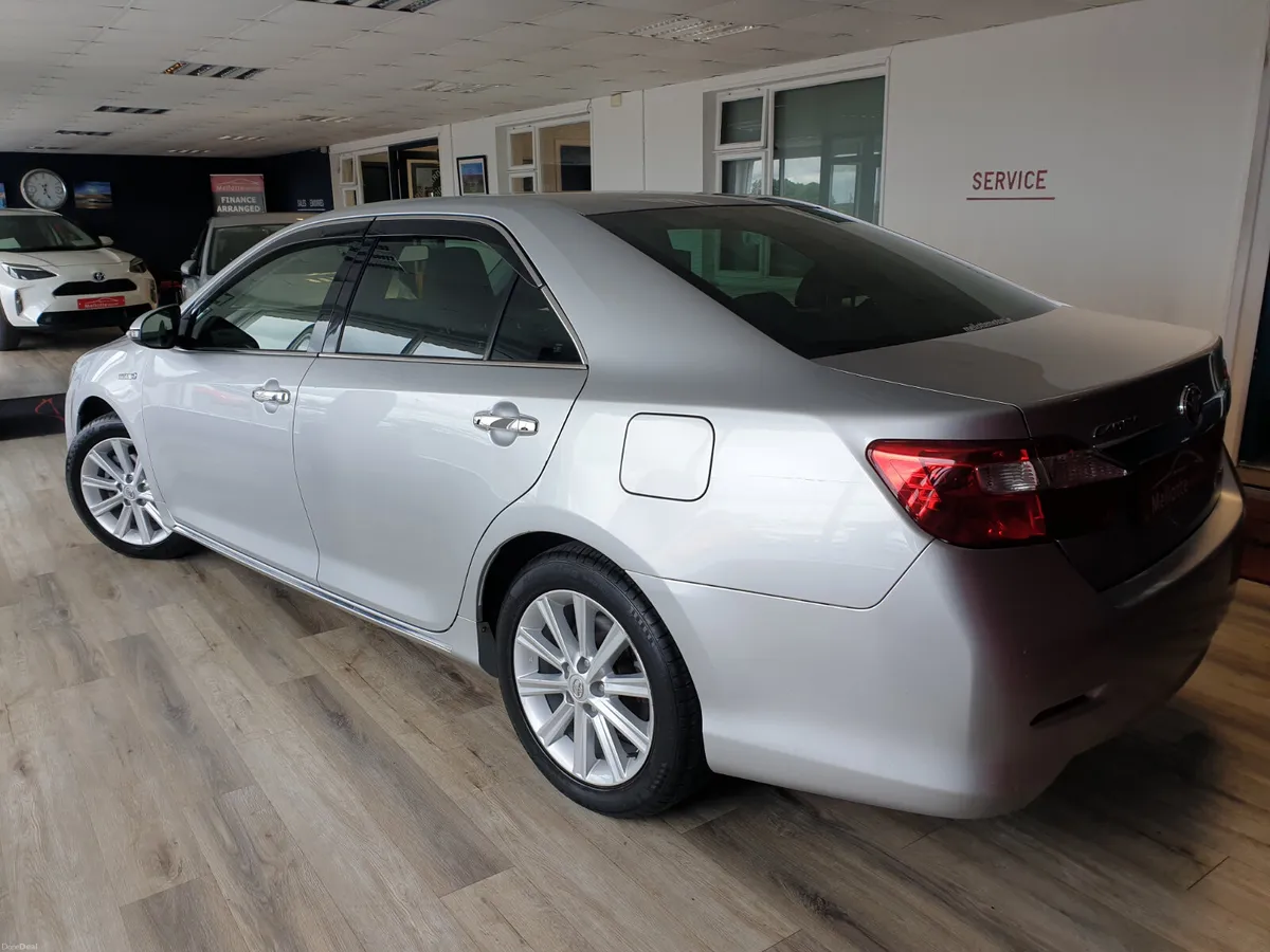 Toyota Camry 2.5 HYBRID AUTO - Image 6