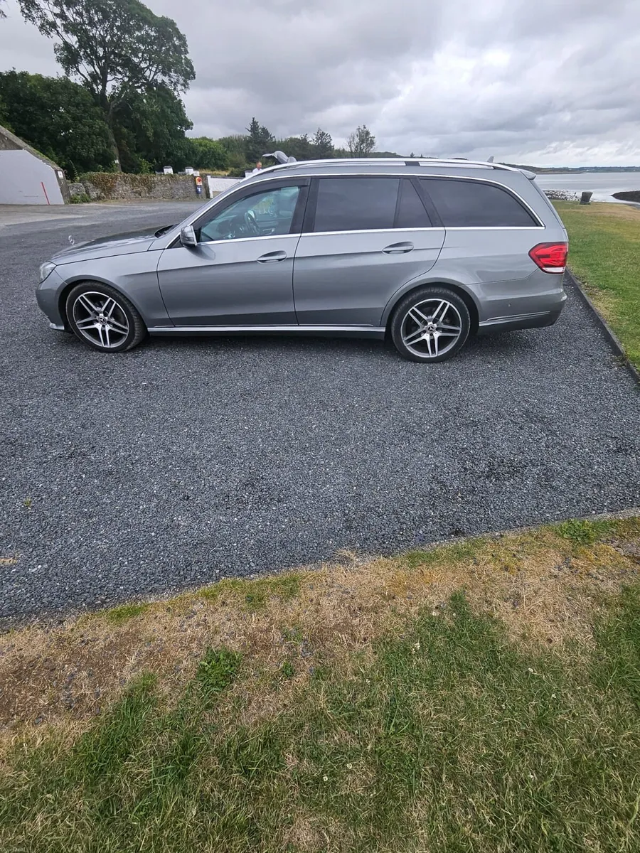 Mercedes E220 Estate - Image 2