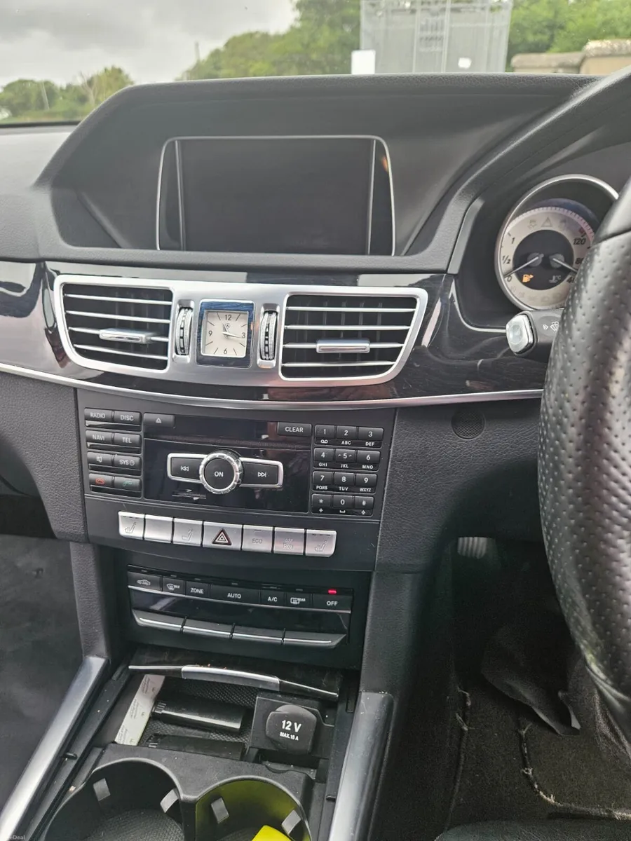 Mercedes E220 Estate - Image 4
