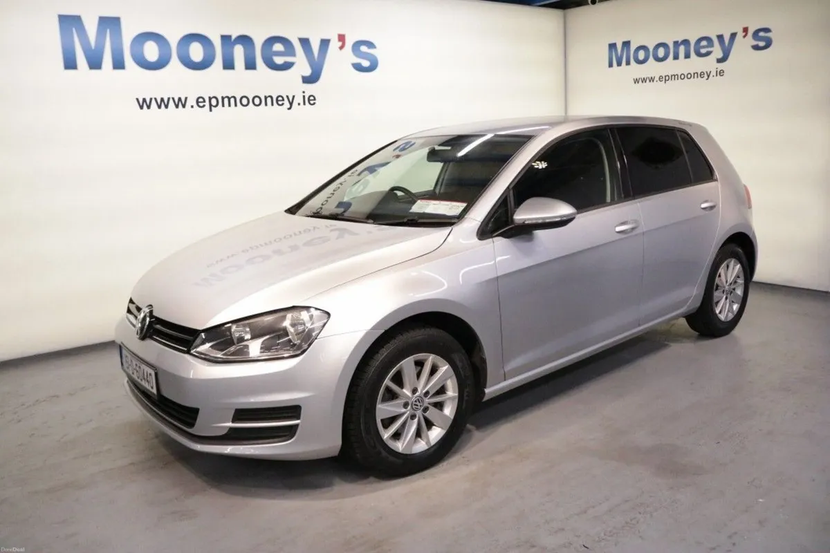 Volkswagen Golf Automatic Trendline 1.2L petrol Ha - Image 1