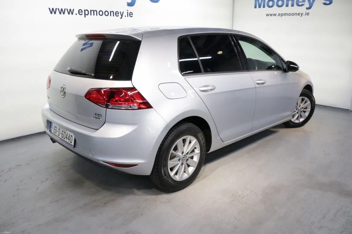 Volkswagen Golf Automatic Trendline 1.2L petrol Ha - Image 4