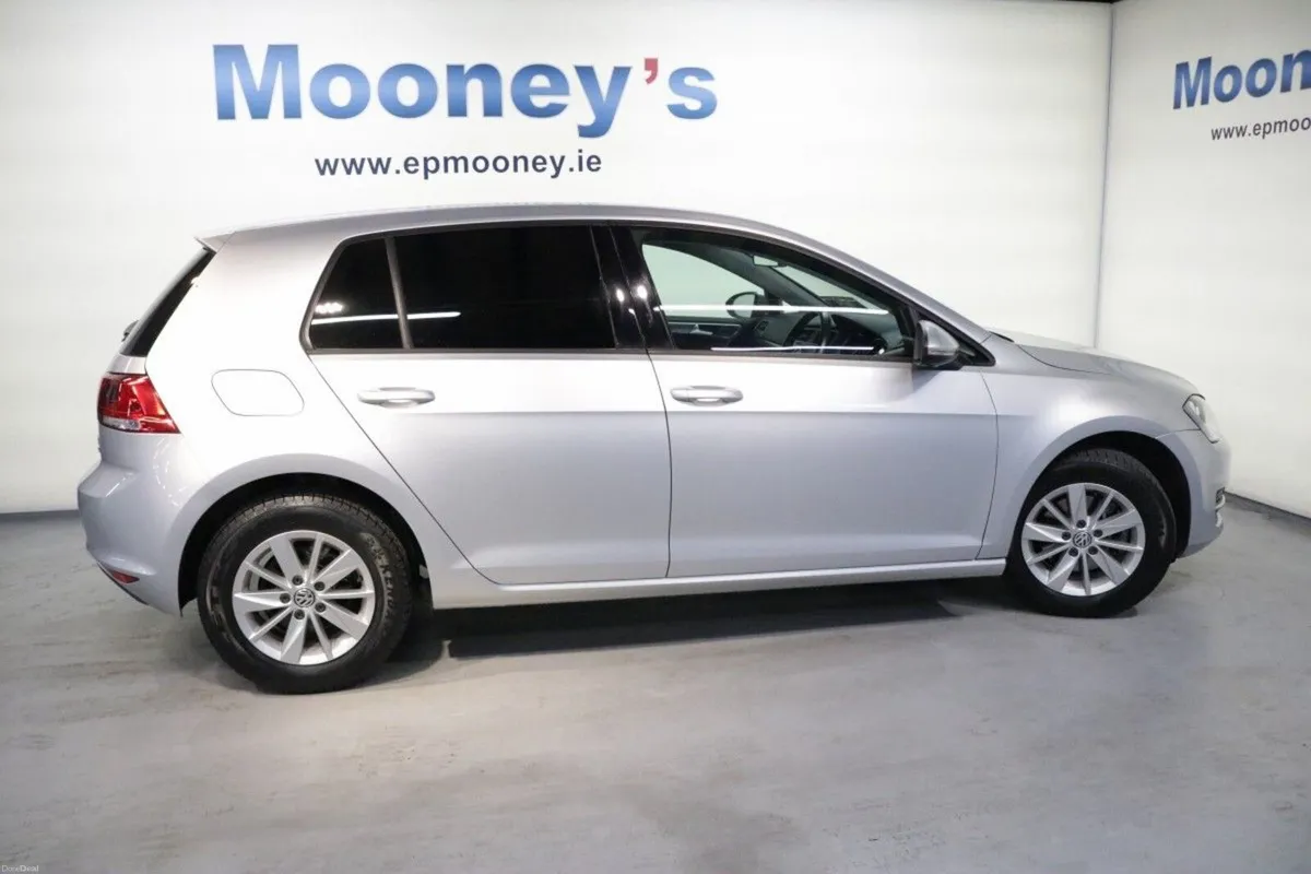 Volkswagen Golf Automatic Trendline 1.2L petrol Ha - Image 5