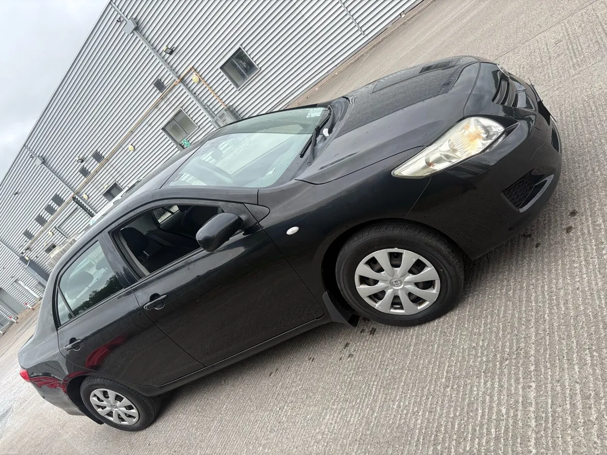 Toyota Corolla - Image 2