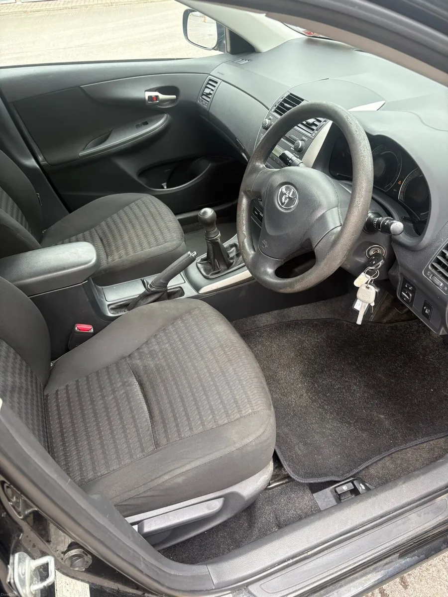 Toyota Corolla - Image 5