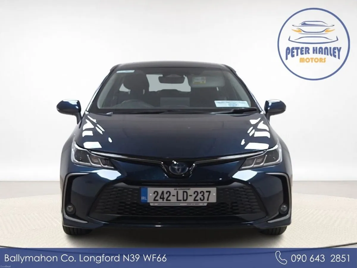 Toyota Corolla 1.8 Hybrid Luna Saloon - Image 2