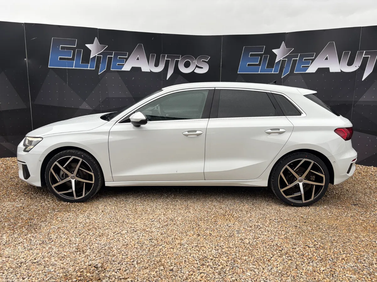 Audi A3 30 TFSI S Tronic 1.0 2021 - Image 2