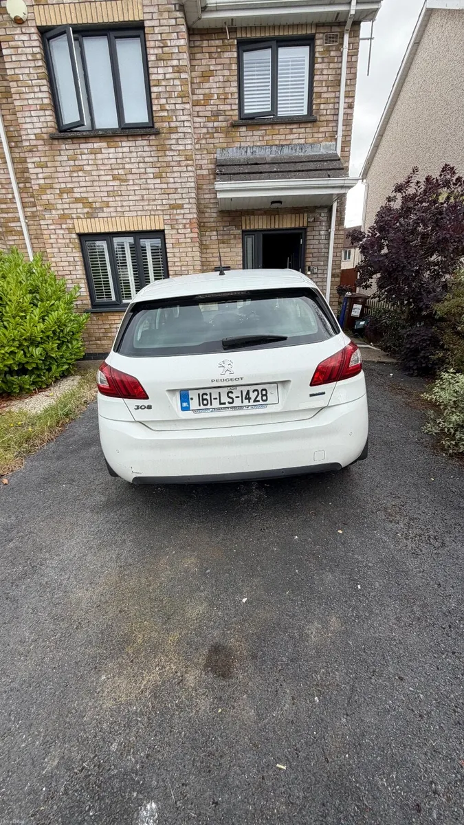 Peugeot 308 Allure Diesel 1.6 Blue HDI 2016 White - Image 4