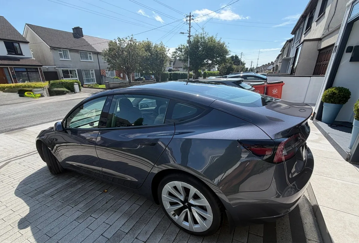 Tesla - Image 4
