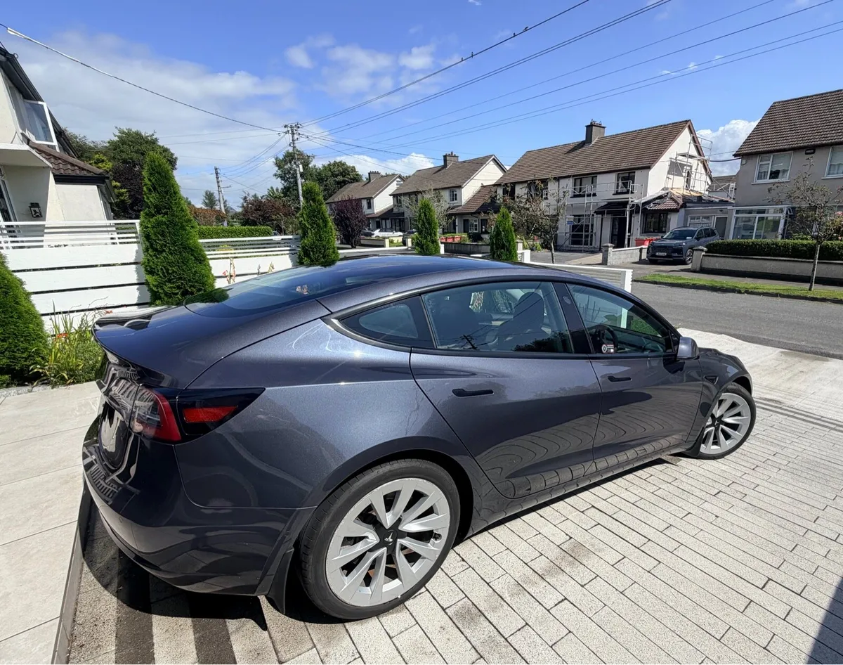 Tesla - Image 6