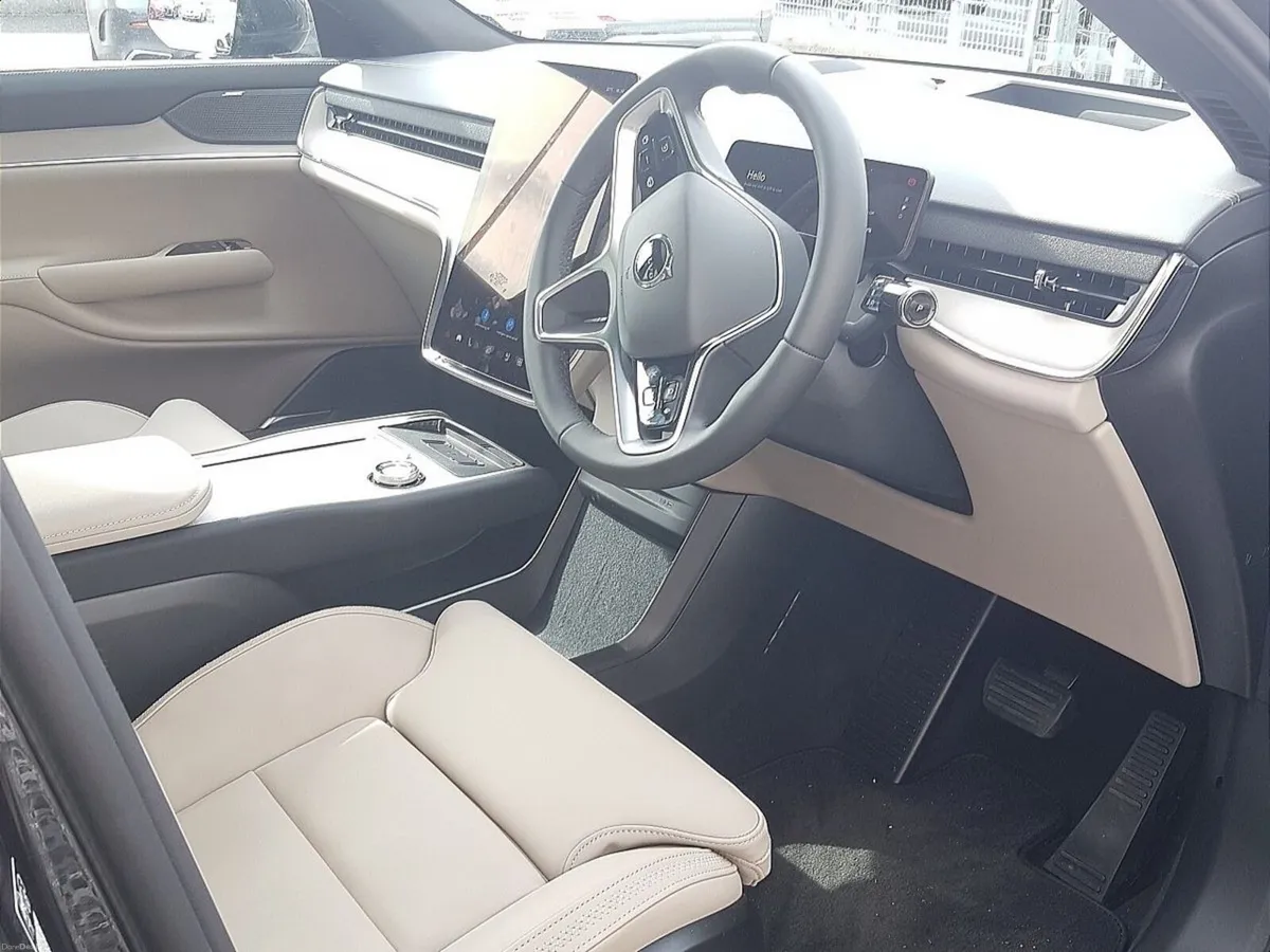 Volvo EX90 EX90 Single Motor Electric Plus 7 Seats - Image 5
