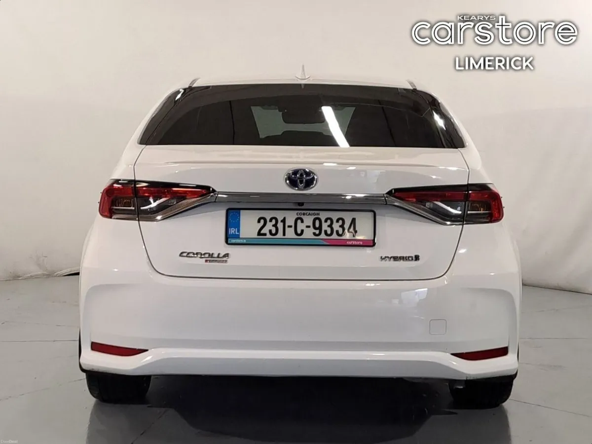 Toyota Corolla 1.8 Hybrid Luna Sport Saloon - Image 4
