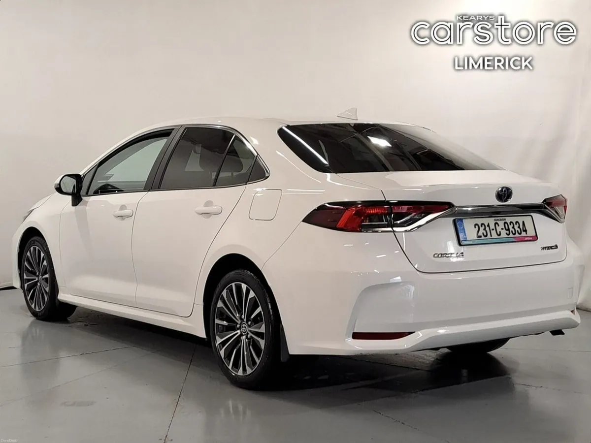 Toyota Corolla 1.8 Hybrid Luna Sport Saloon - Image 5