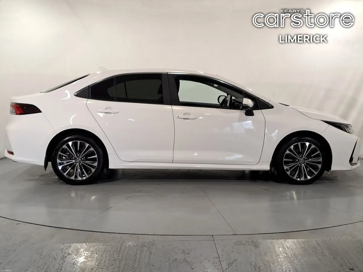 Toyota Corolla 1.8 Hybrid Luna Sport Saloon - Image 2