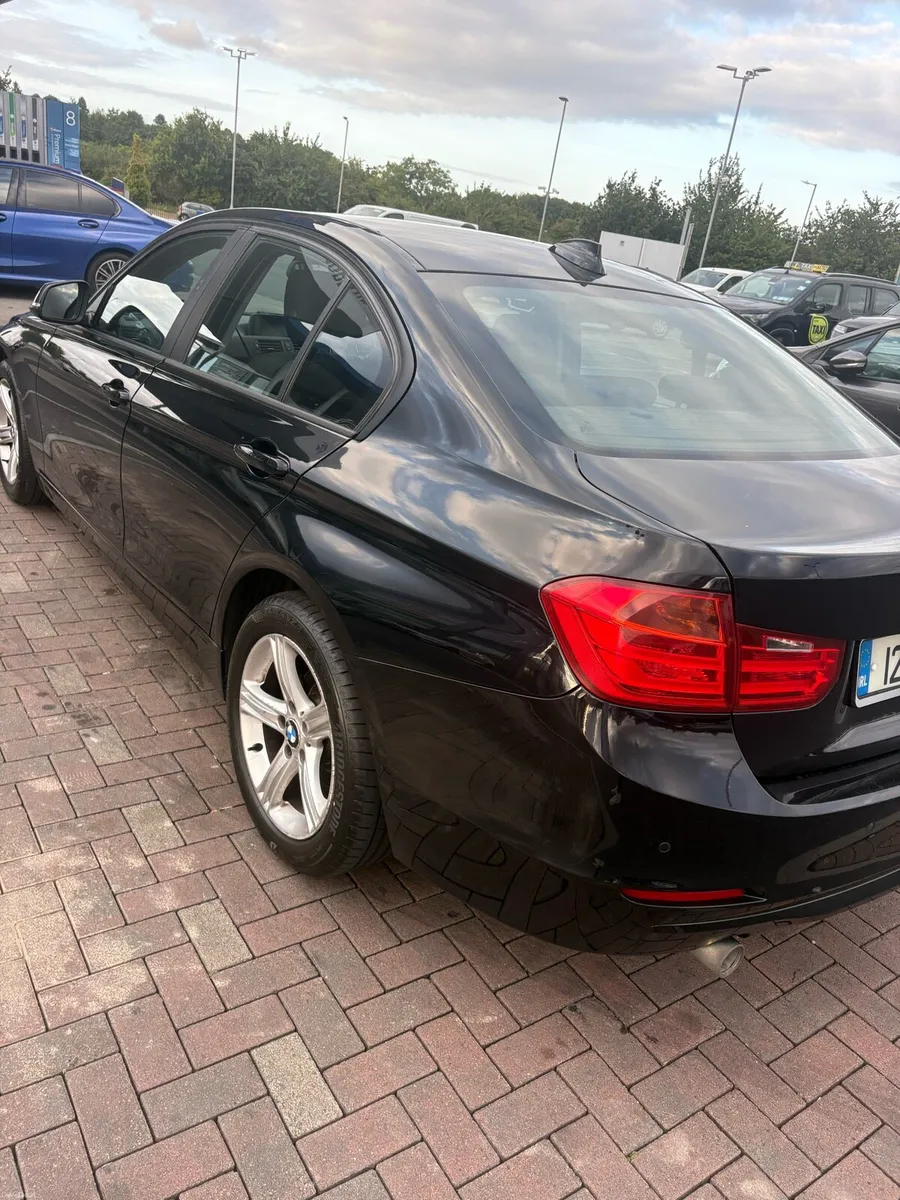 Car - Image 3