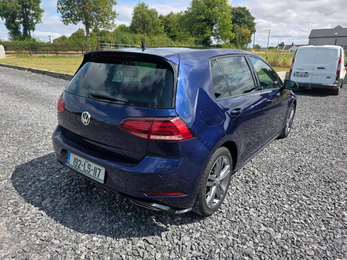 Volkswagen Golf R-Line - Image 5