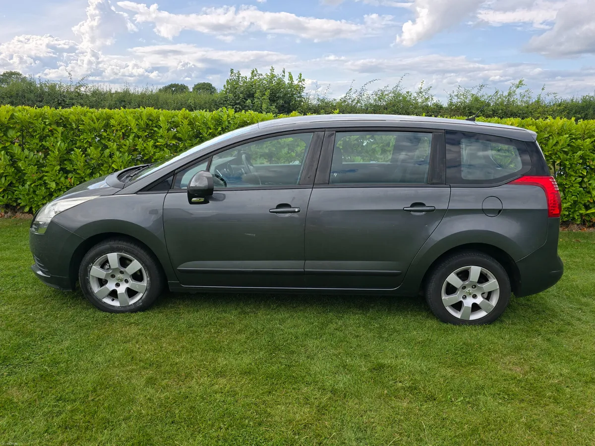131 Peugeot 5008 Automatic  7 Seater - Image 5
