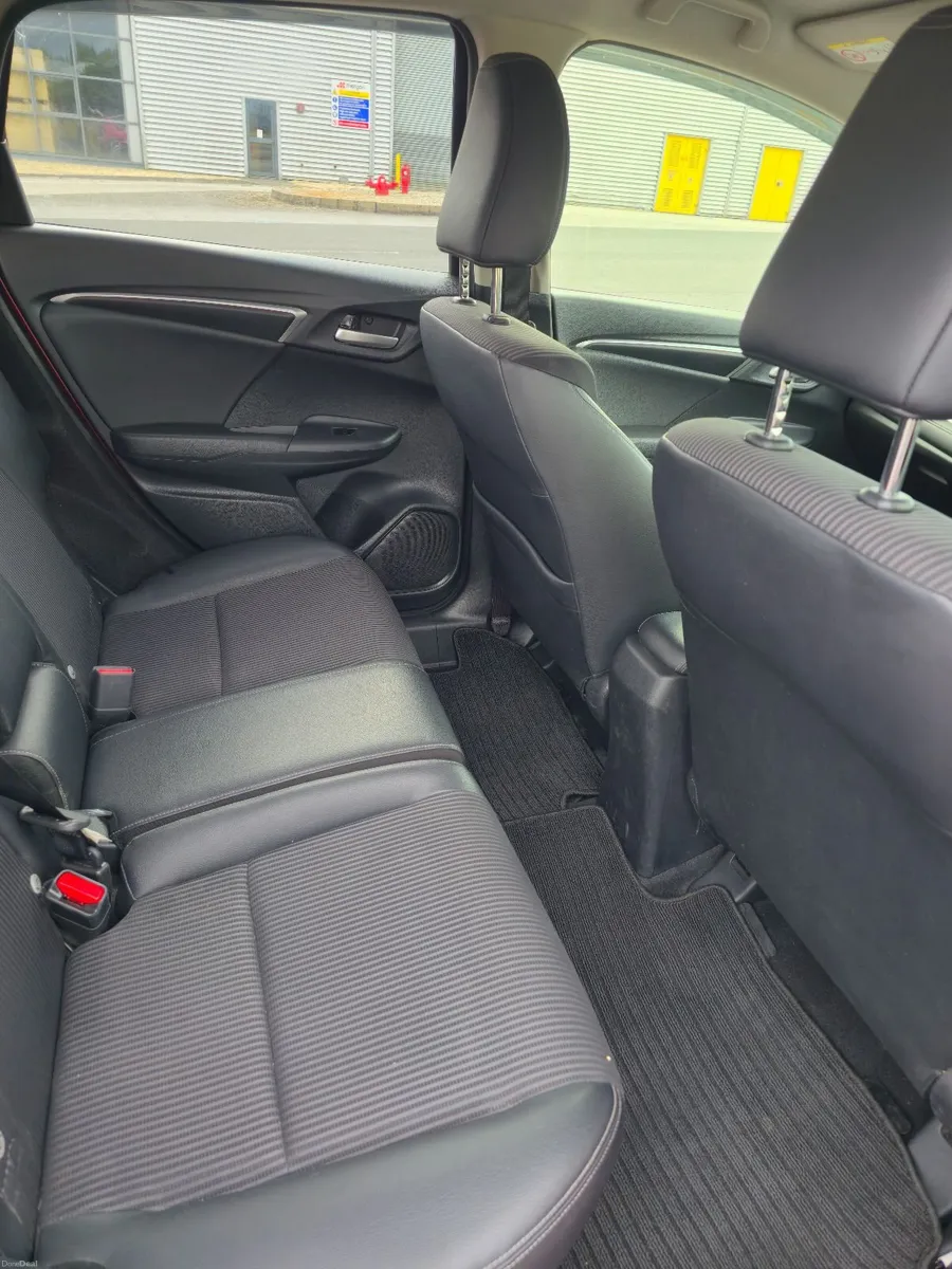 Honda Fit 2017 1.5 Hybrid - Image 3
