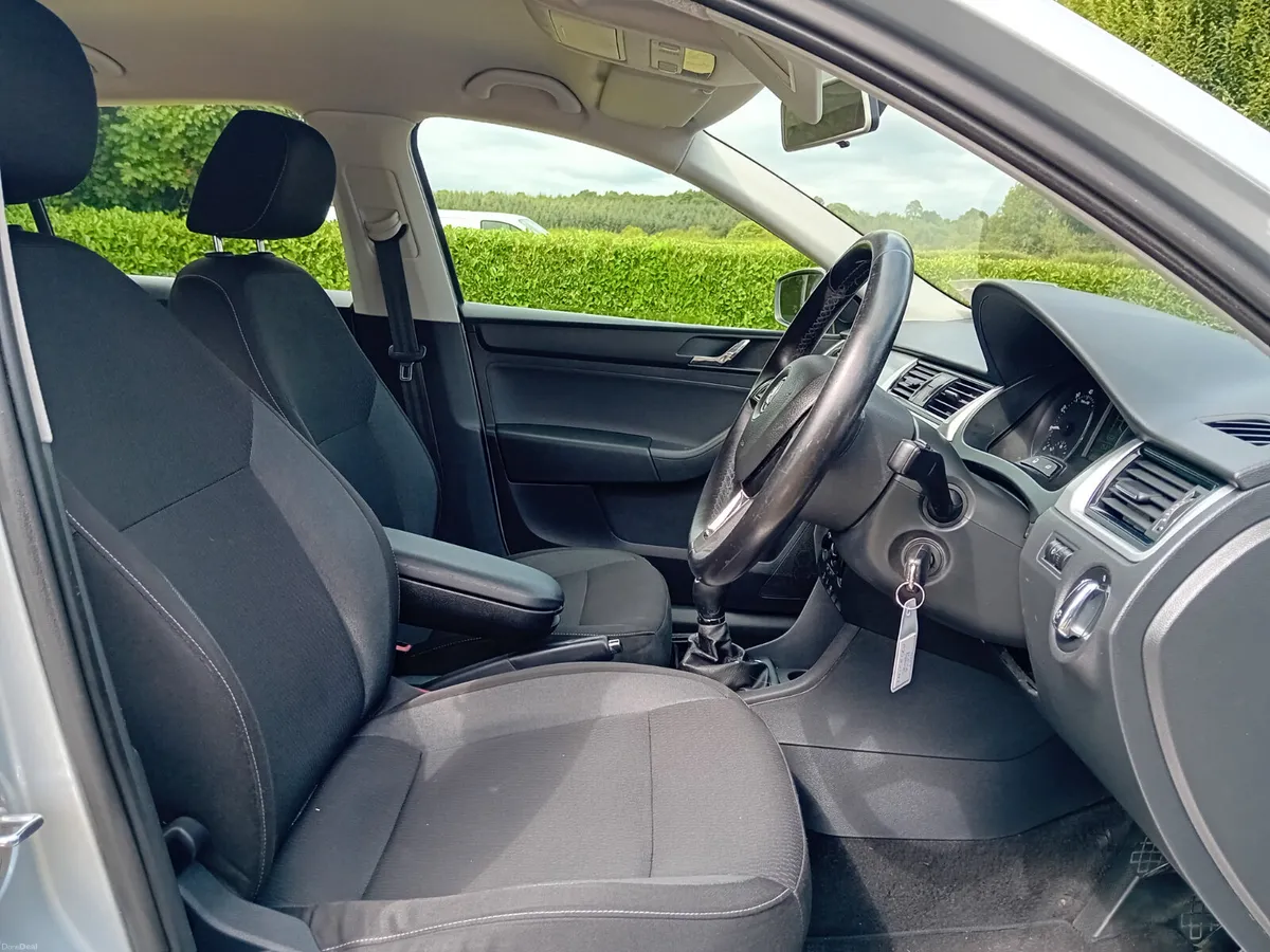 Skoda Rapid 2014 - Image 6