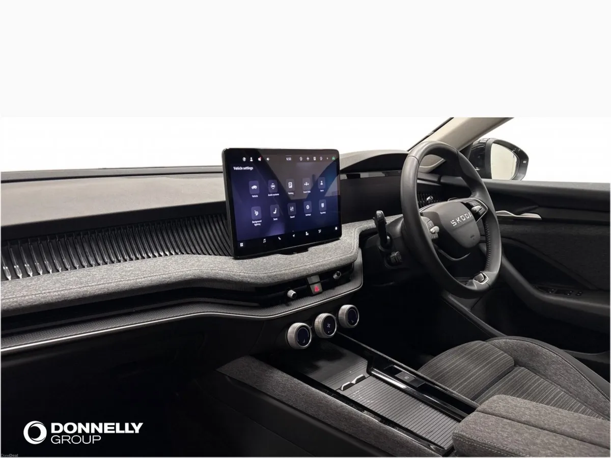 Skoda SUPERB Diesel Estate SE Technology - Image 2