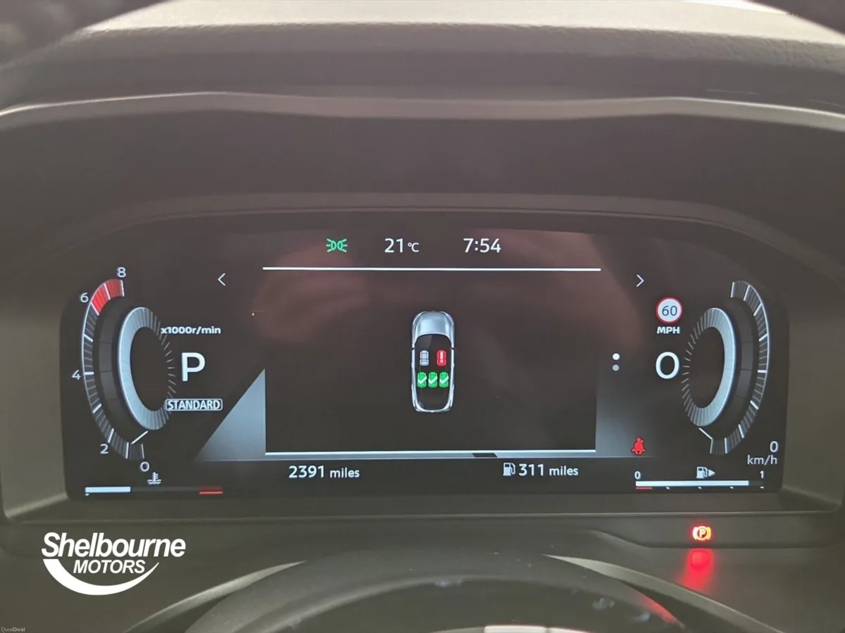 Nissan Qashqai Hatchback Tekna - Image 6
