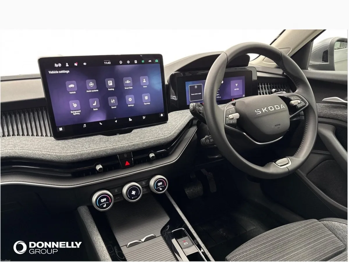 Skoda SUPERB Diesel Estate SE Technology - Image 2