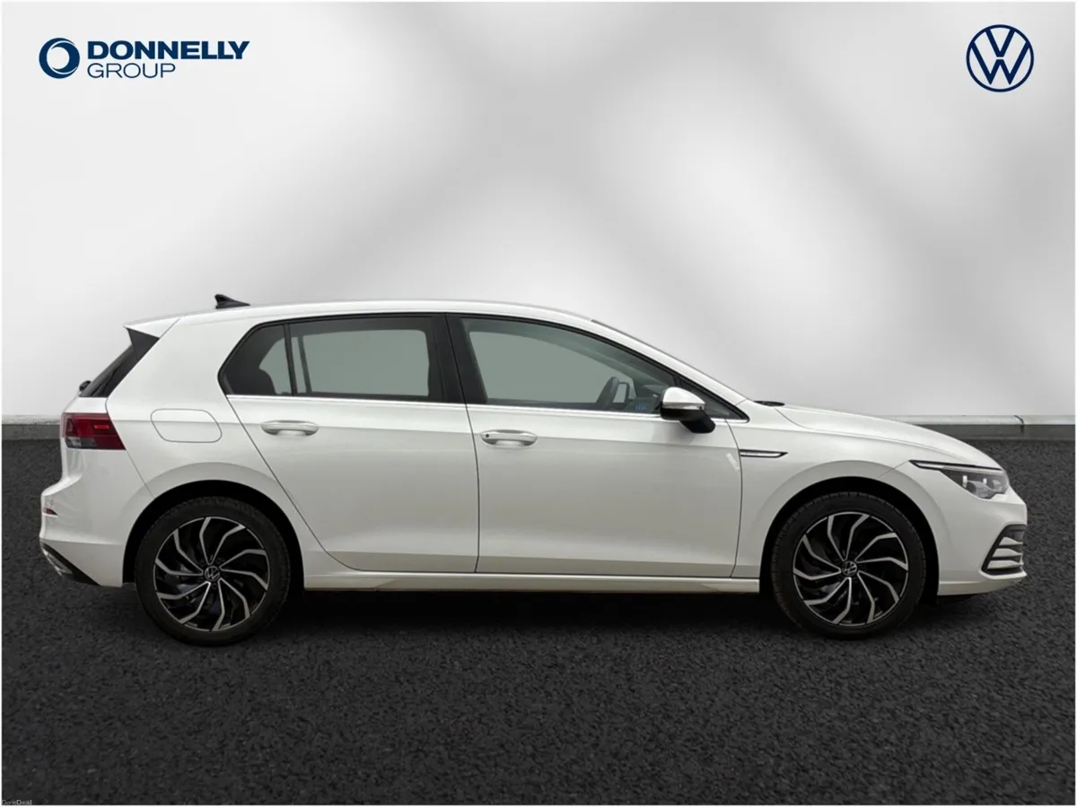 Volkswagen Golf Hatchback Style Edition - Image 4