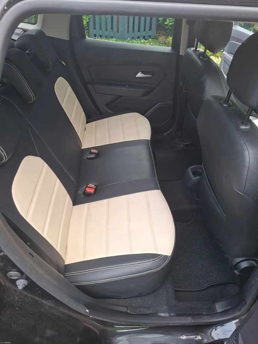 Dacia Duster Prestige 2020 leather seats - Image 4