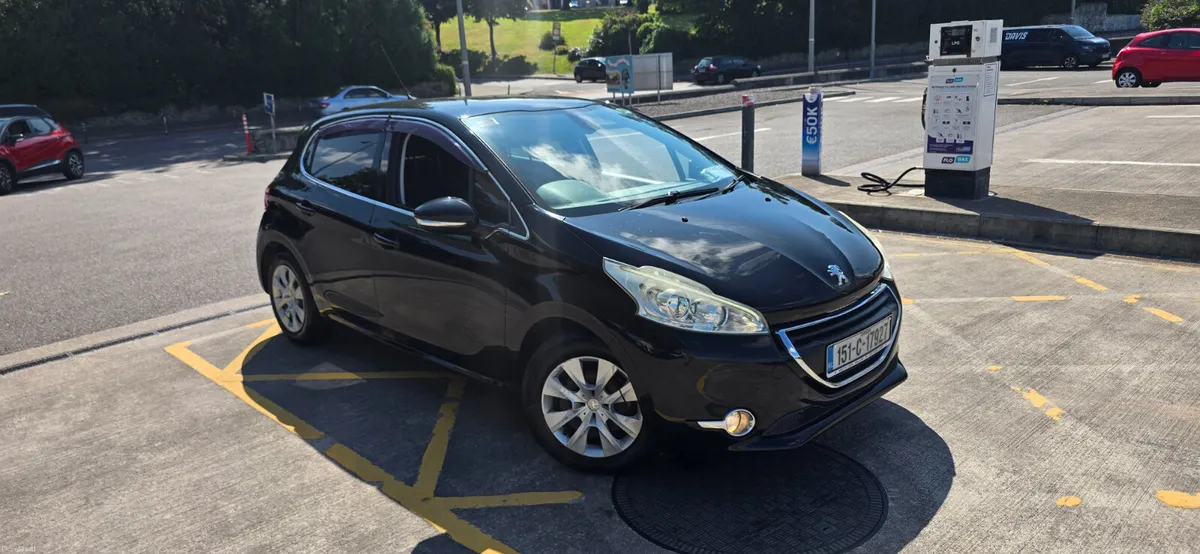 Peugeot 208 AUTOMATIC HIGH SPEC - Image 1