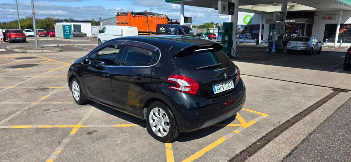 Peugeot 208 AUTOMATIC HIGH SPEC - Image 6