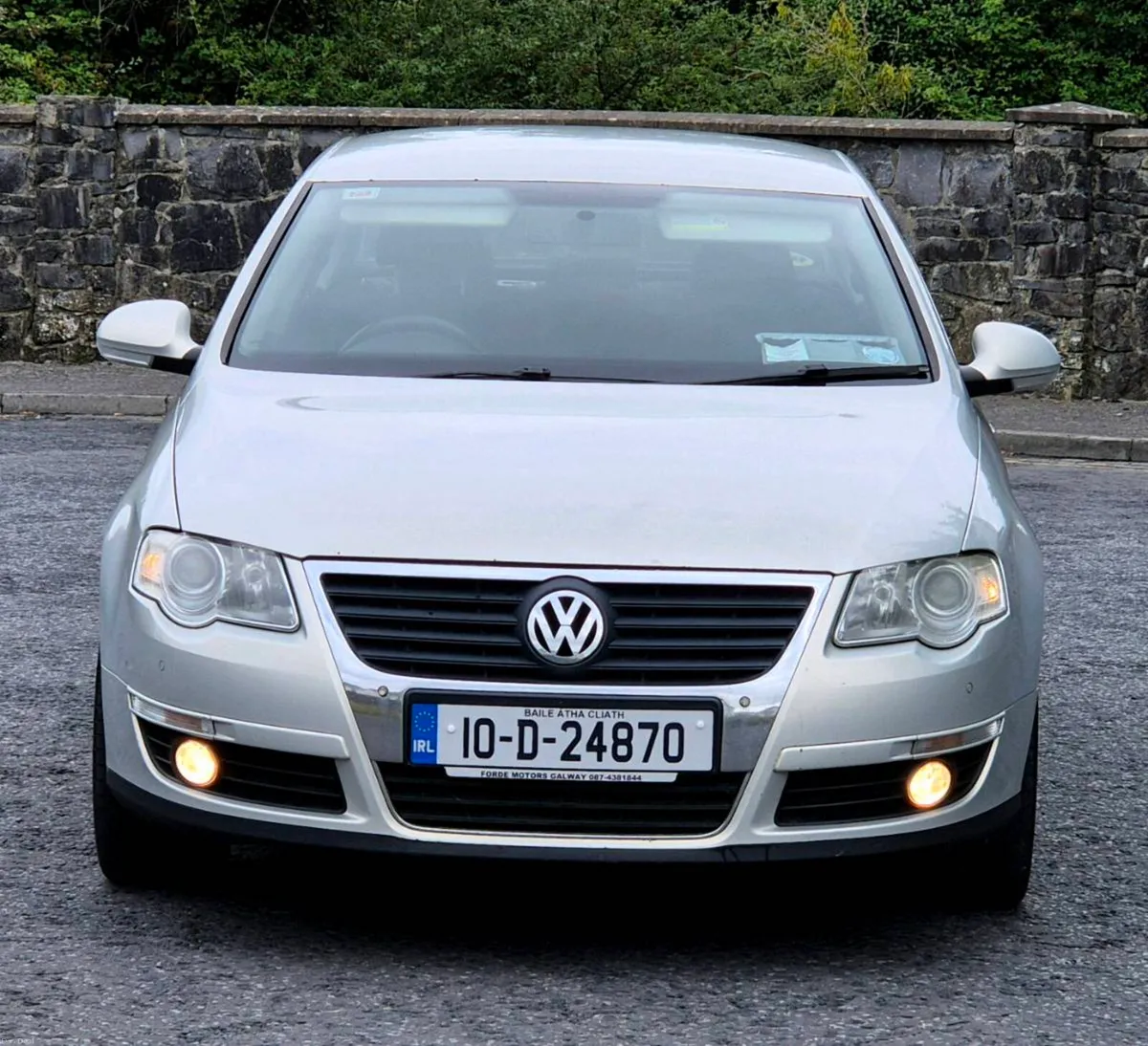2010 Volkswagen Passat - Image 2