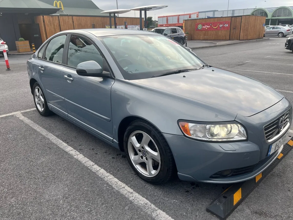 Volvo S40 D2 Luxx - Image 2