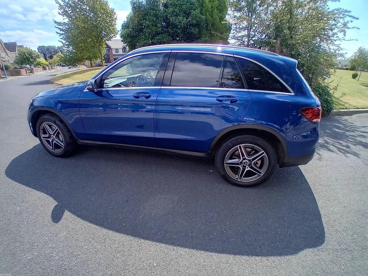Mercedes-Benz GLC 2022 - Image 3