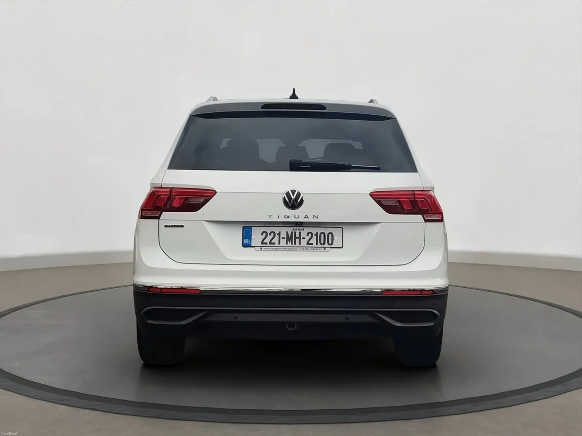 Volkswagen Tiguan Allspace 6 speed Manual - Image 3