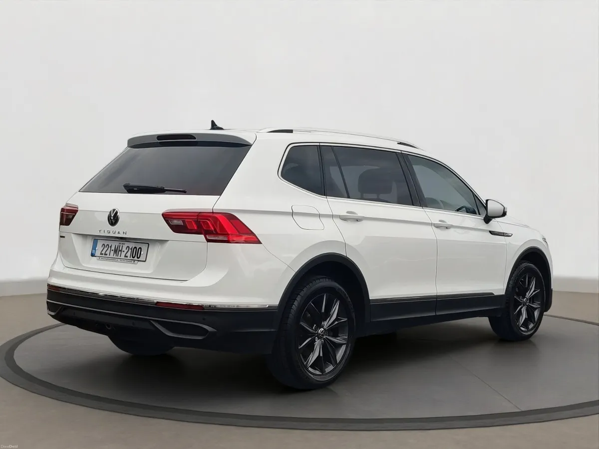 Volkswagen Tiguan Allspace 6 speed Manual - Image 2