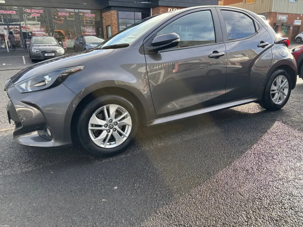 2023 Toyota Yaris Luna 1.5 Hybrid Automatic - Image 5
