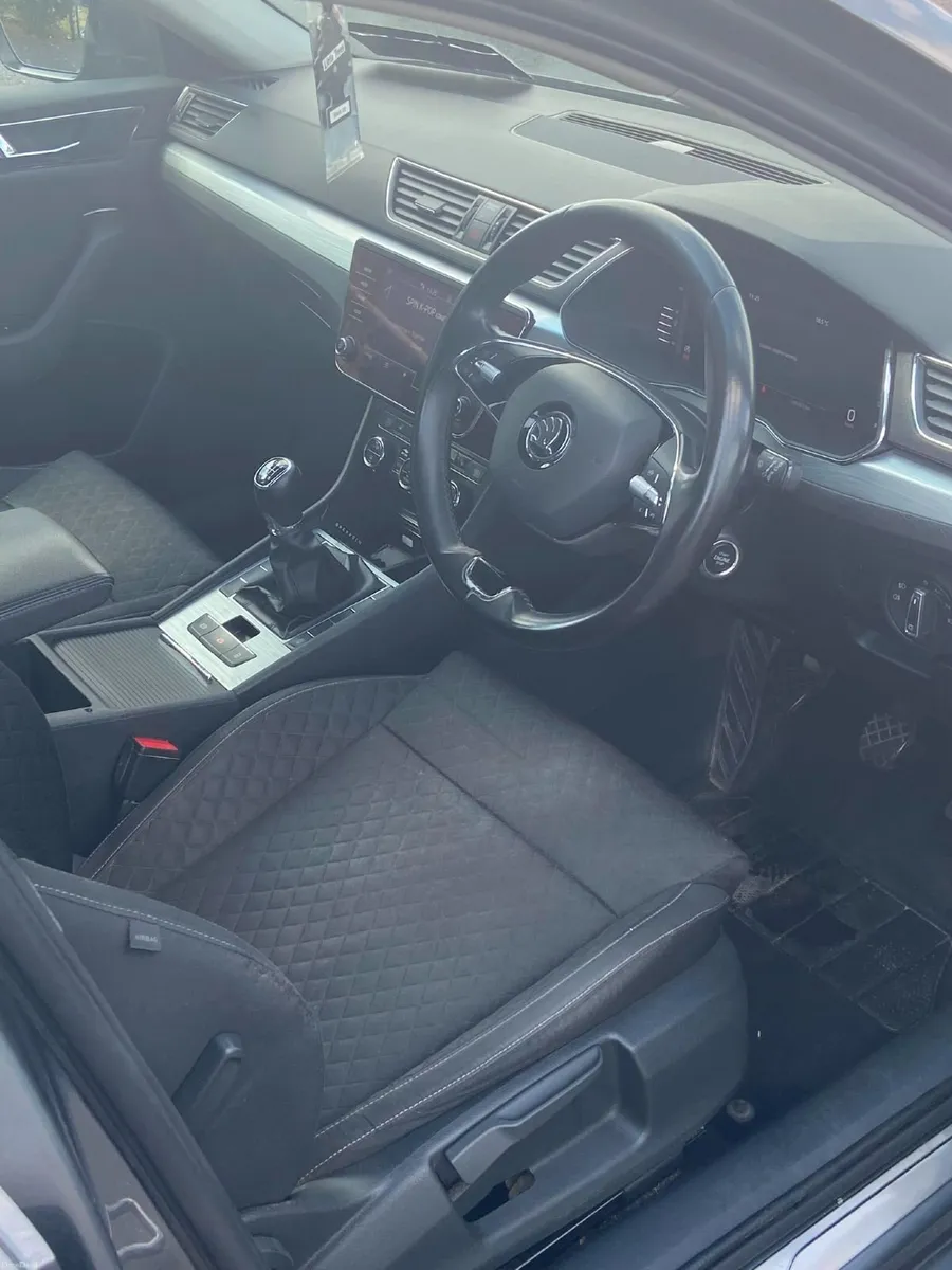 Skoda Superb 2022 - Image 5
