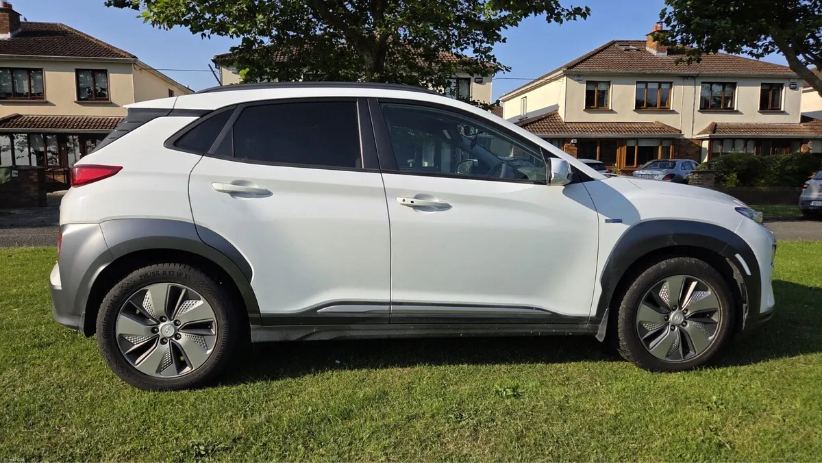 Hyundai Kona Electric 64 KW - Image 3