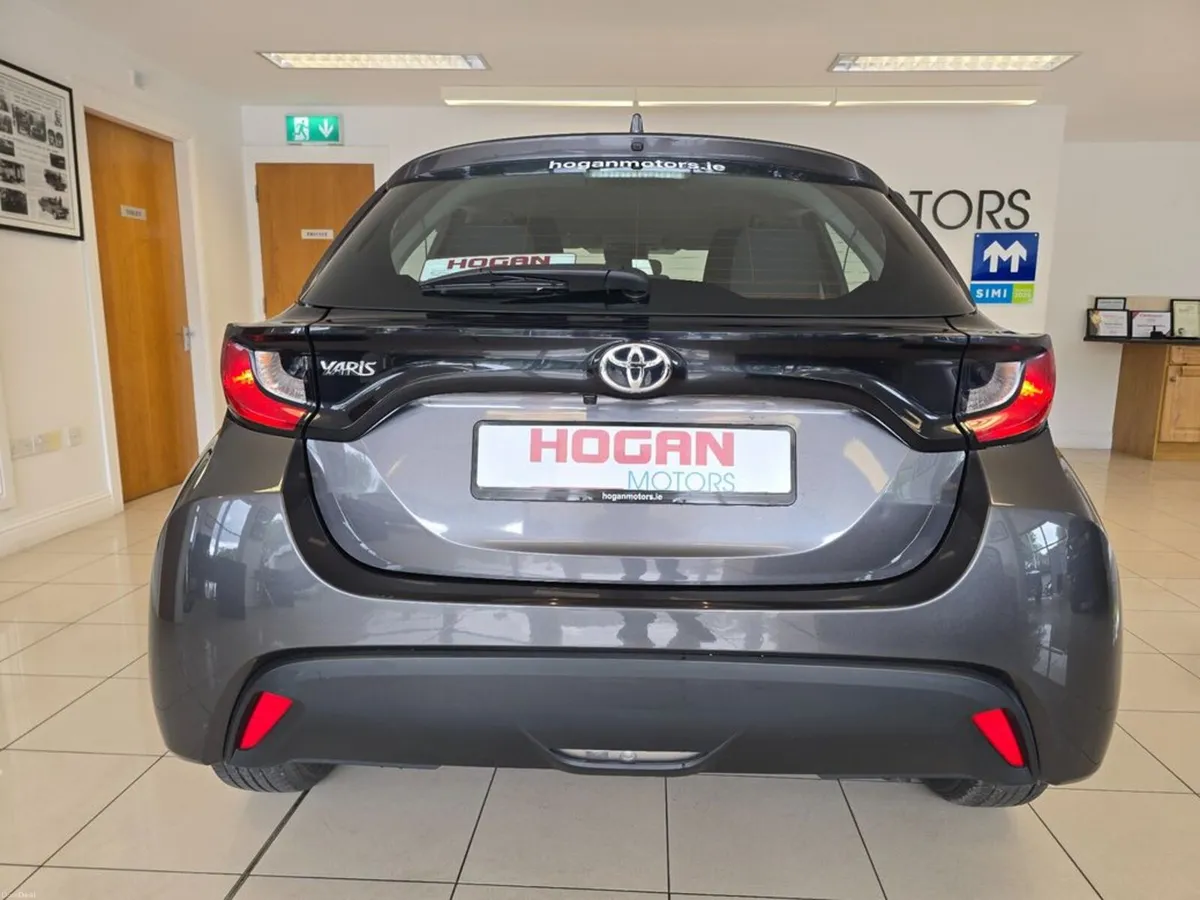Toyota Yaris 1.0 Luna New Generation - Image 5