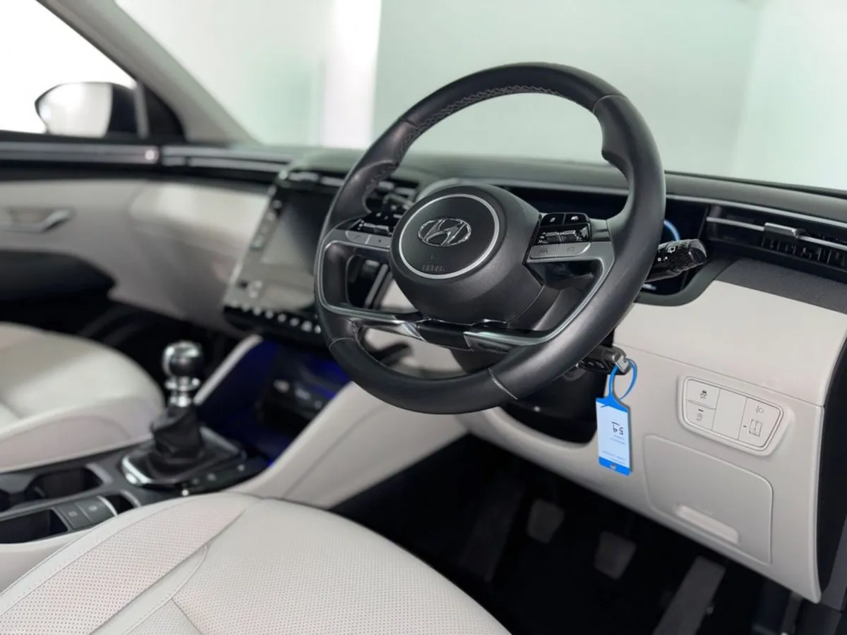 Hyundai Tucson ix35 Executive TWO Tone Roof 5DR - Image 2
