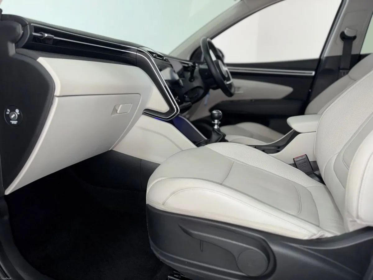 Hyundai Tucson ix35 Executive TWO Tone Roof 5DR - Image 3