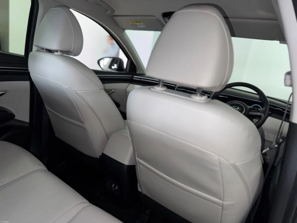Hyundai Tucson ix35 Executive TWO Tone Roof 5DR - Image 6